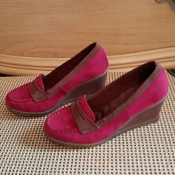 NWOT Burgundy Wedge Loafer - Picture 1 of 8